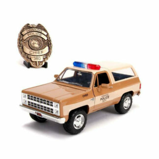 Stranger Things Diecast Model 1/24 Chief Hoppers 1980 Chevy K5 Blazer with badge