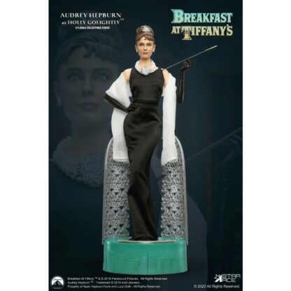 Breakfast Tiffany's statue Holly Golightly Audrey Hepburn Deluxe movies statue