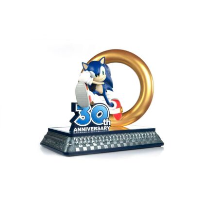 Sonic Hedgehog statue 30th Anniversary
